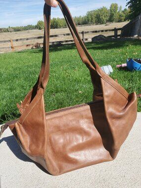 Love 41 Kivu Shoulder Bag